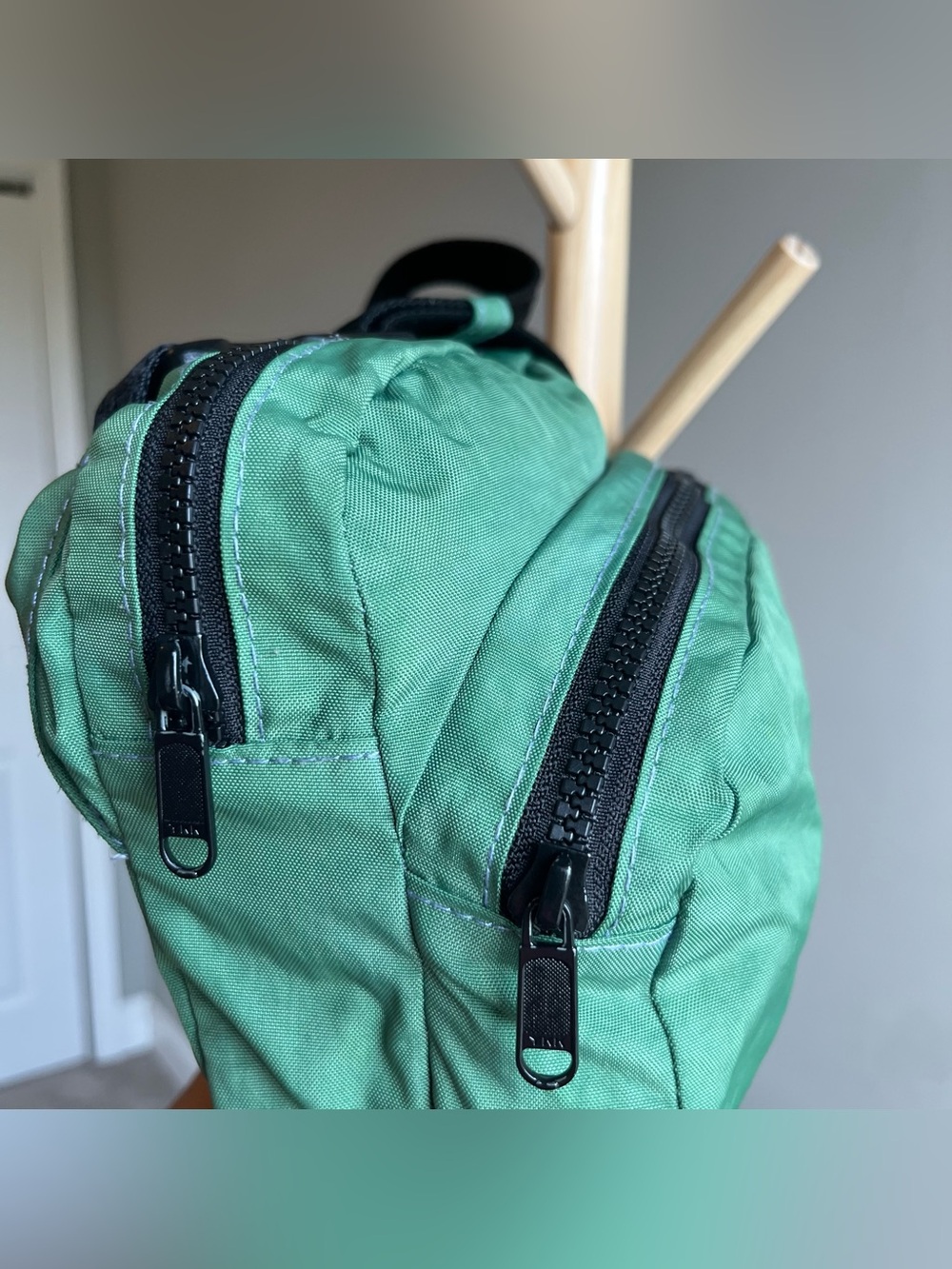 BAGGU Spearmint Fanny Pack - Picture 2 of 5